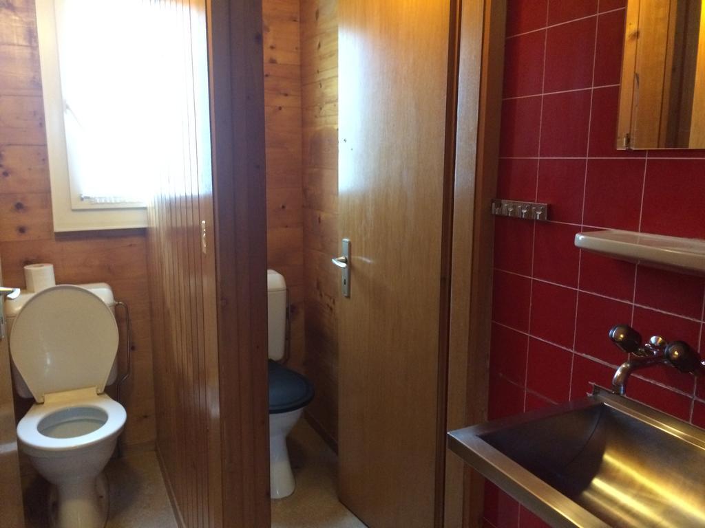 Gruppenhaus Rosy Hostel Grachen Room photo